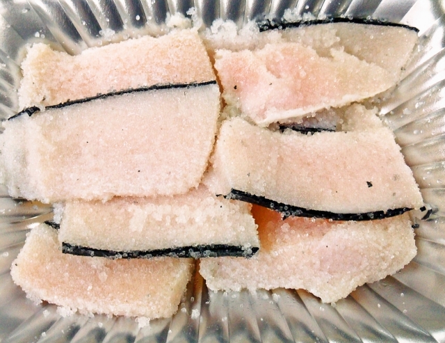 塩皮くじらブツ切り