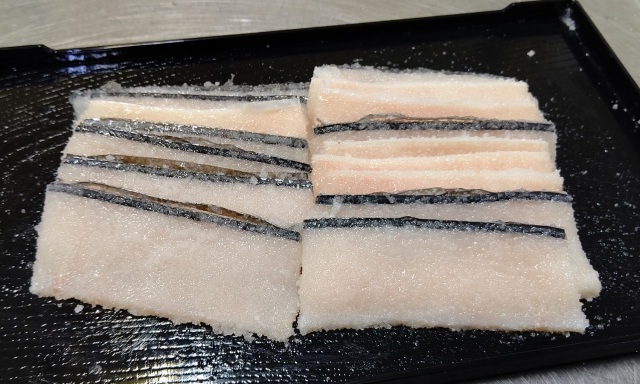 塩皮スライス厚切り盛り付け